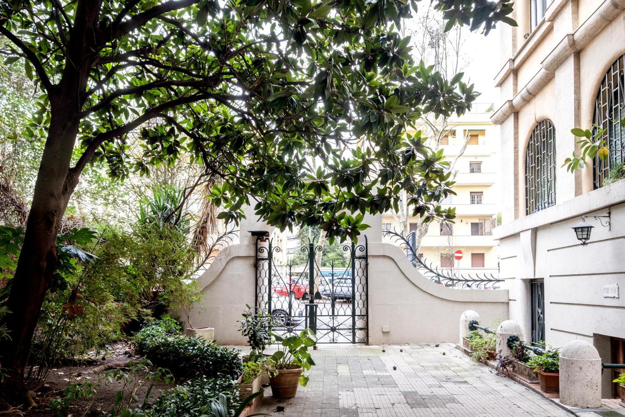 Vatican36 Guest House Рим Екстериор снимка